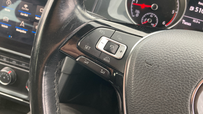 Volkswagen Golf 1.6 TDI SE 5dr [Nav] Diesel Estate